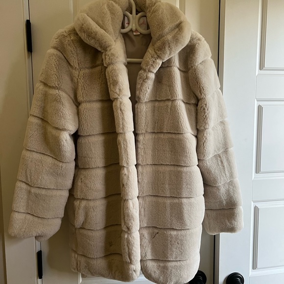 Joe Fresh x Jillian Harris Fur Coat - Picture 2 of 3